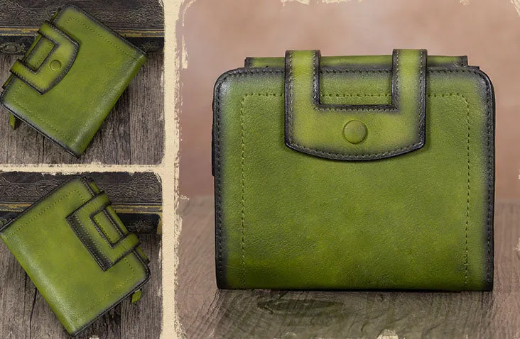 Chic Womens Short Leather Clutch Wallet With Coin Pocket and Card Holders for Women