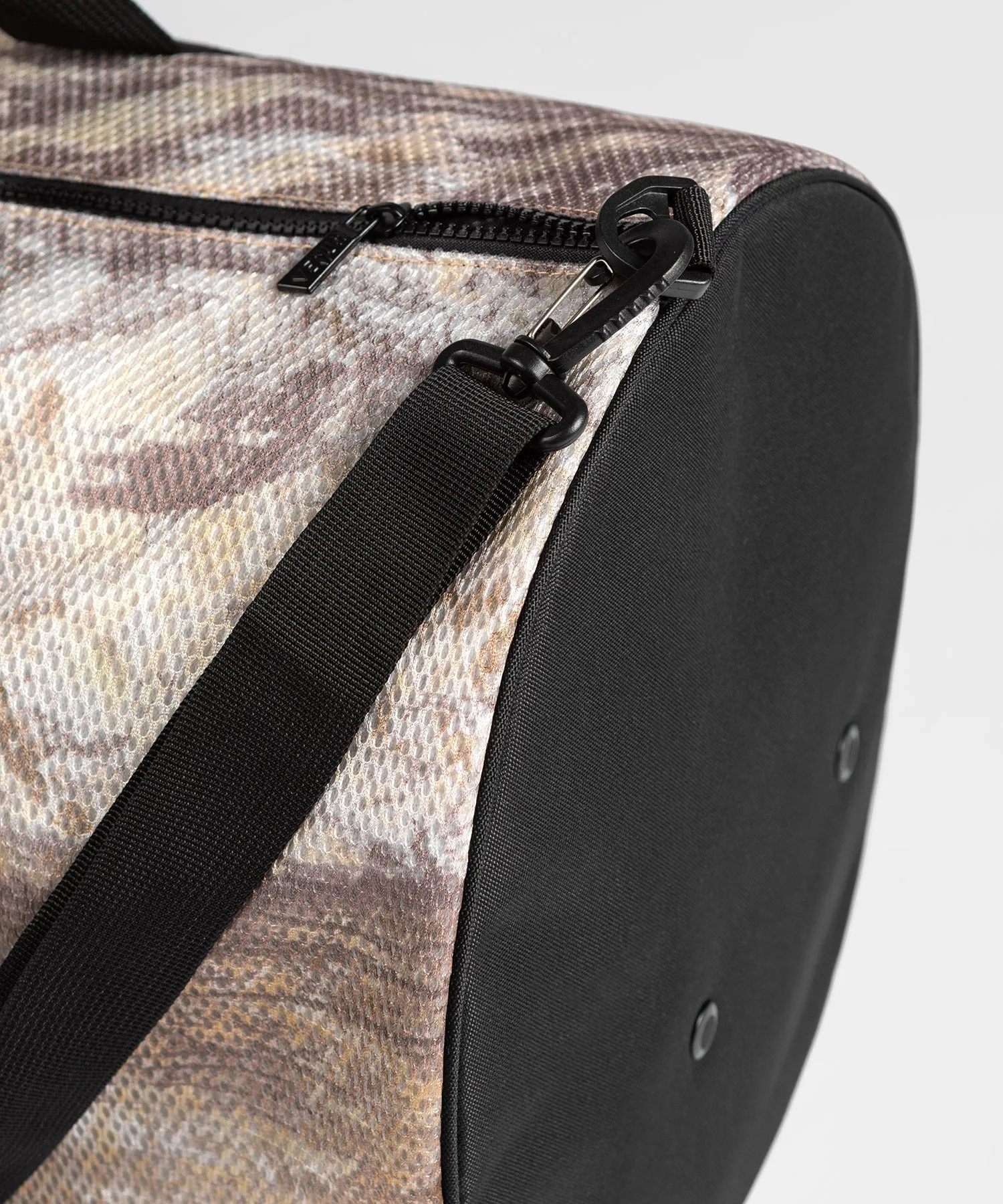 VENUM LASER XT REALTREE DUFFLE BAG (DESERT CAMO)